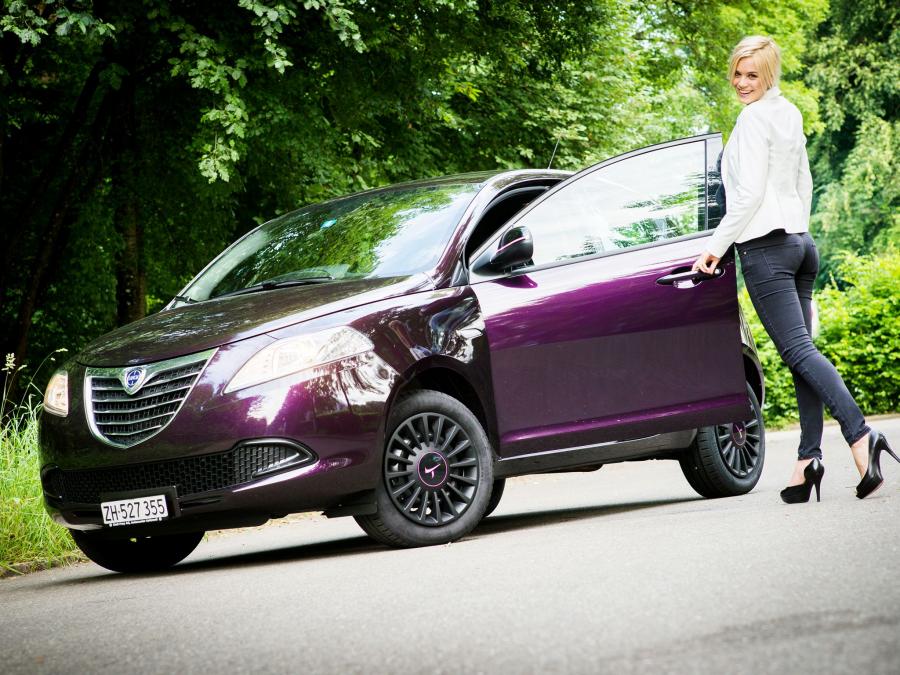  Lancia Ypsilon Elefantino 2013 года  (фото 7 из 18)